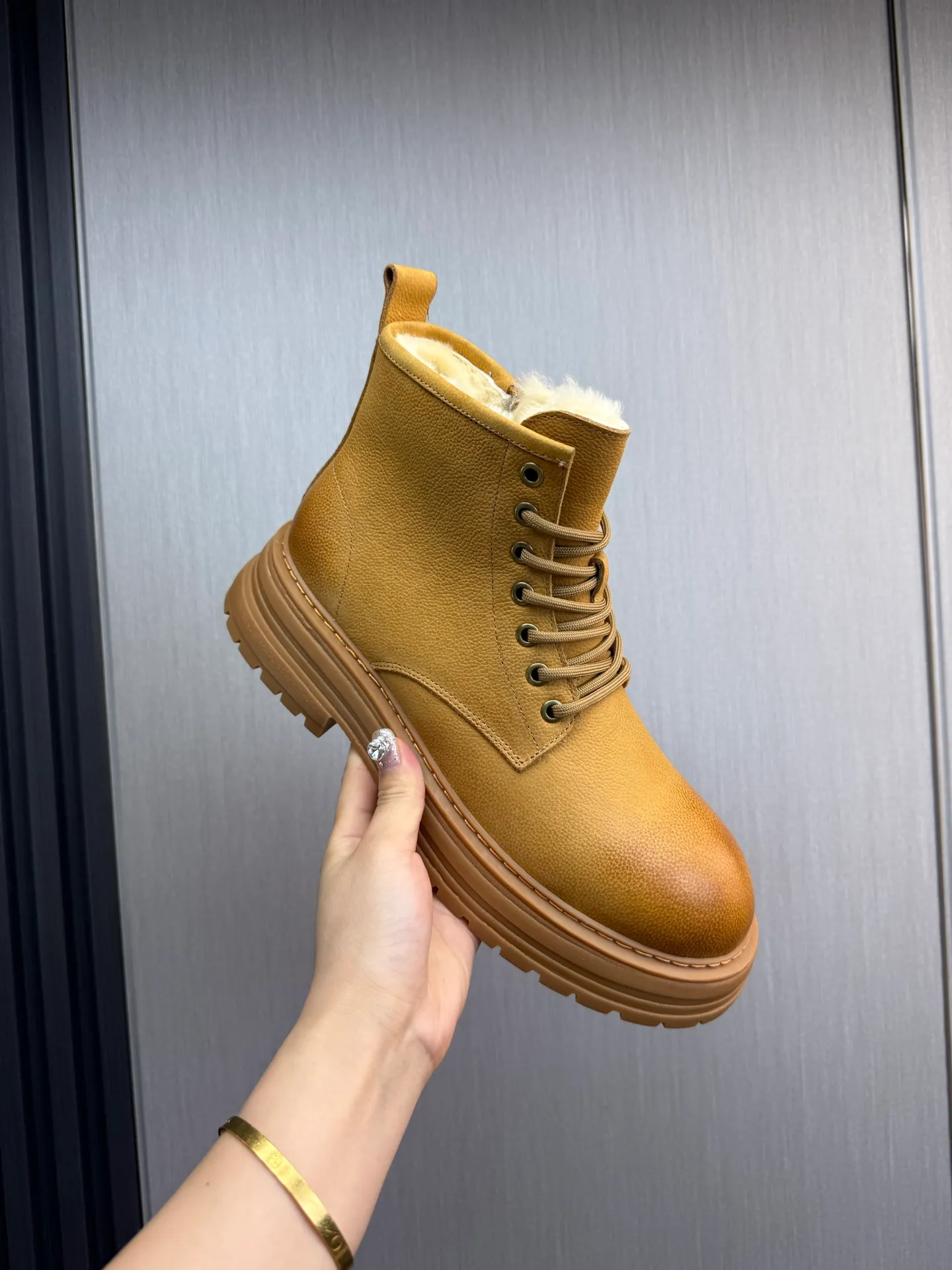 Factory price 680💰 [UGG] Men's hot winter warm boots🐑Simple and fashionable design, cowhide➕comfortable and warm wool lining. Soft and comfortable to wear, good warmth retention, and excellent foot feel. Regular size 38-45